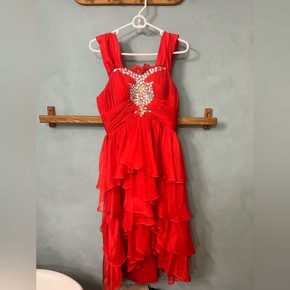 Red High/low off-shoulder prom dress size M